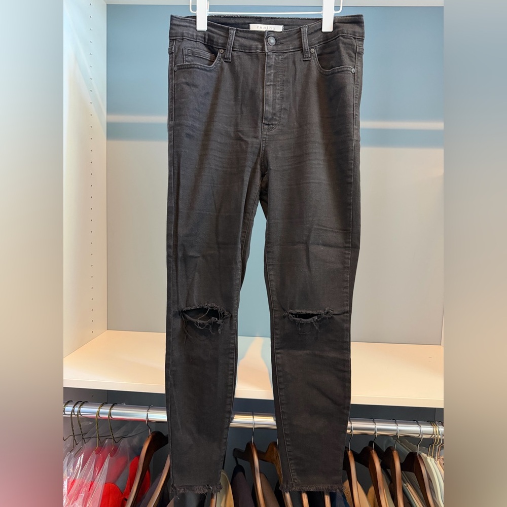 Eunina distressed black jeans. Sz 11. Clara High rise skinny crop. Preowned.